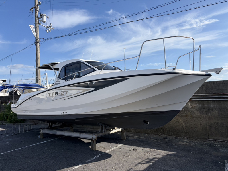 ヤマハ YFR-27EX 300馬力エンジン乗せ替え　エアコン、ハウスラスター