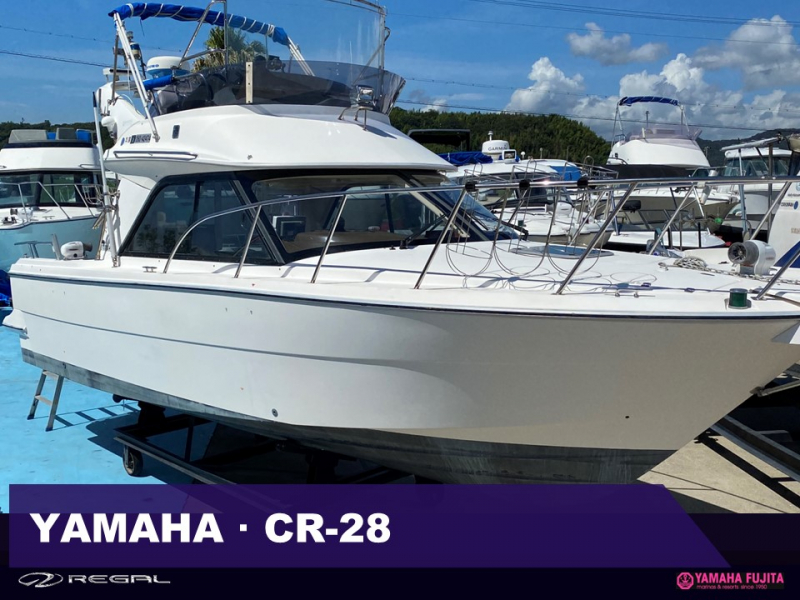 ヤマハ CR-28 人気のフライングブリッジ艇です!!　只今入荷直後の為再生整備中、先行ご予約を受付中です。