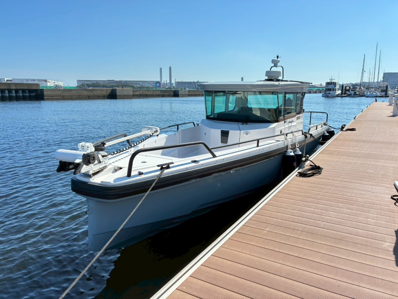 AXOPAR 28 Cabin