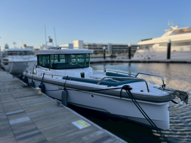 AXOPAR 28 Cabin 即納中古艇(32ft/9.68m)アフトキャビン付