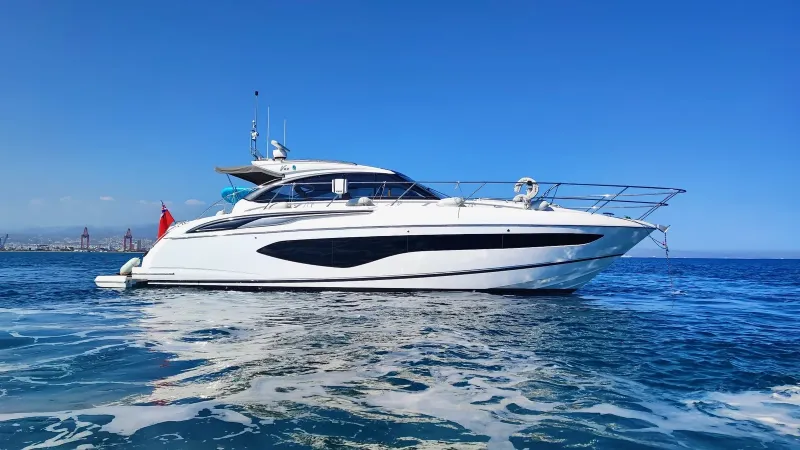 Princess Yachts V50 2020年式 PRINCESS V50 OPEN｜開放感あふれるオープンモデル・南フランス在艇