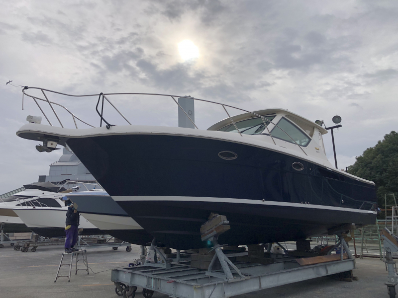 ティアラ 3100 新古/極上展示・貴重艇です。内外装・エンジン・機能装備品類などは、新艇同様です。お買い得価格設定で即納可能です