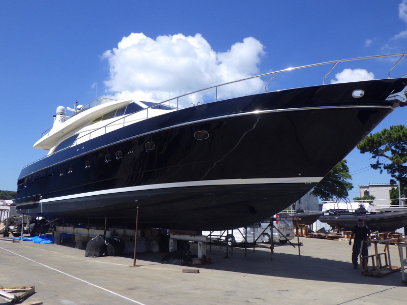 フェレッティ 72 イタリアの格調高き伝統を引き継ぐ「FERRETTI-72」気品と優雅さが実艇を魅了～　入念な整備実施中で～まもなくお買い得価格設定で納艇致します～JG検査艇です