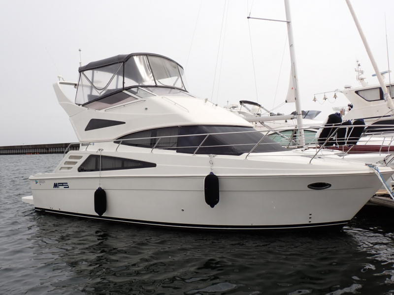カーバー 380 エンジンアワー/370時間余、発電機、バウ、スタンスラスター装備、内外装共に良好～広く快適なサロンスペース、クルージングに最適なCARVER 380~即納艇です