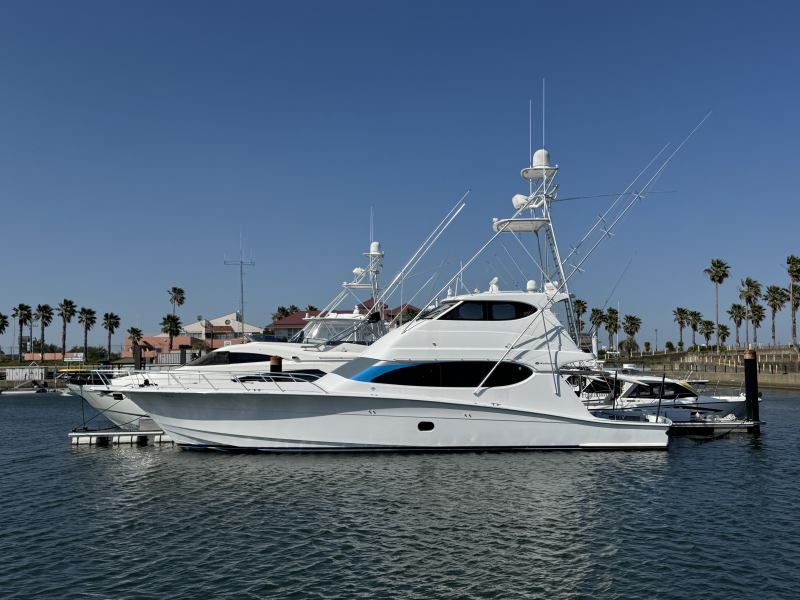 ハトラス 68 Enclosed Bridge