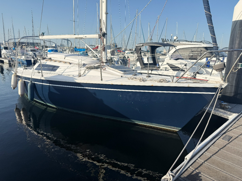 ニュージャパンヨット リベッチオ26 2GM搭載　メインファーラー仕様