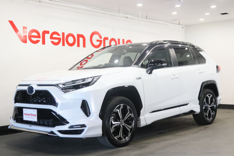 トヨタ RAV4 PHV　Z　新車保証継承付　モデリスタ　デジタルインナーミラー　全周囲カメラ　置くだけ充電　ETC　ドラレコ　レーダークルコン　クリアランスソナー　レーンアシスト　衝突被害軽減　踏み間違い防止　BSM　19AW