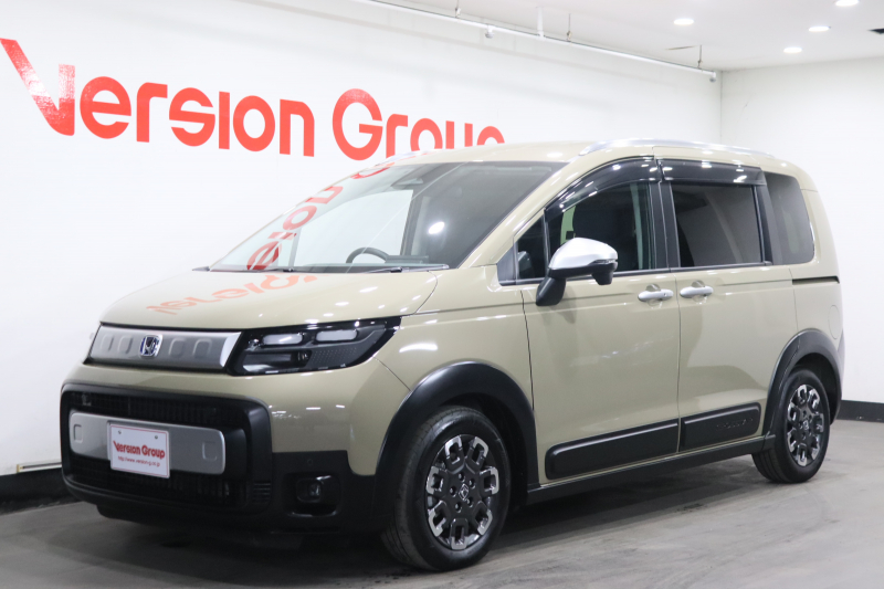 ホンダ フリード e:HEV　クロスター　新車保証継承付　ワンオーナー　禁煙車　メモリーナビ　フルセグ　バックカメラ　OPカラー：デザートベージュパール　レーダークルコン　クリアランスソナー　衝突被害軽減　踏み間違い防止　BSM　ETC