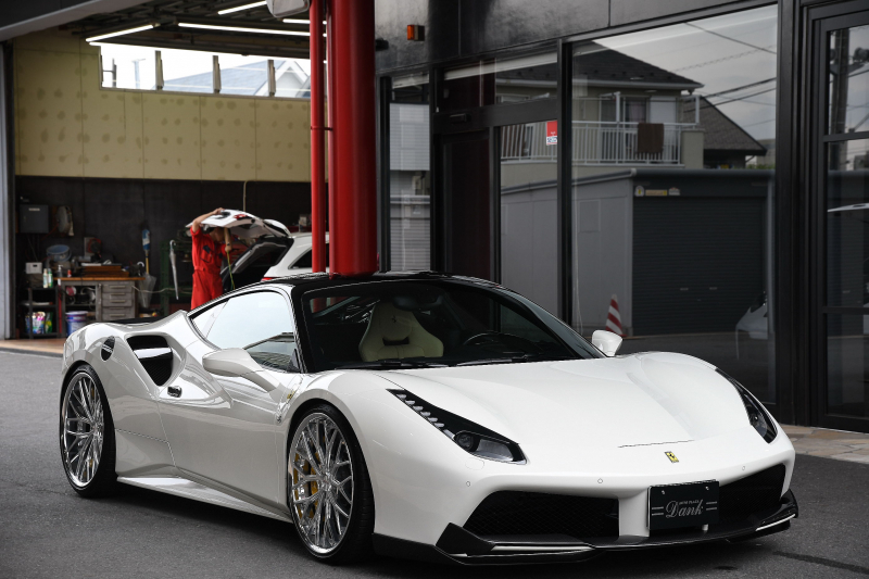 フェラーリ 488GTB ディーラー車　レーシングシート　パワークラフトマフラー