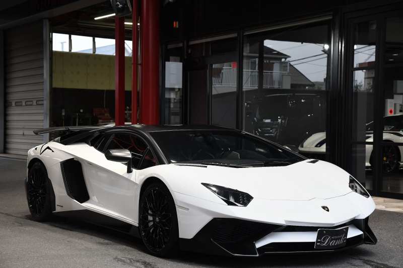ランボルギーニ アヴェンタドール LP750－4　SV　ディーラー車　走行3900キロ　パワークラフトマフラー　
