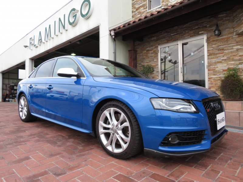 アウディ S4 3.0V6 4WD ｽｰﾊﾟｰﾁｬｰｼﾞｬｰ