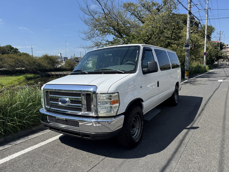 フォード E-150 XLT