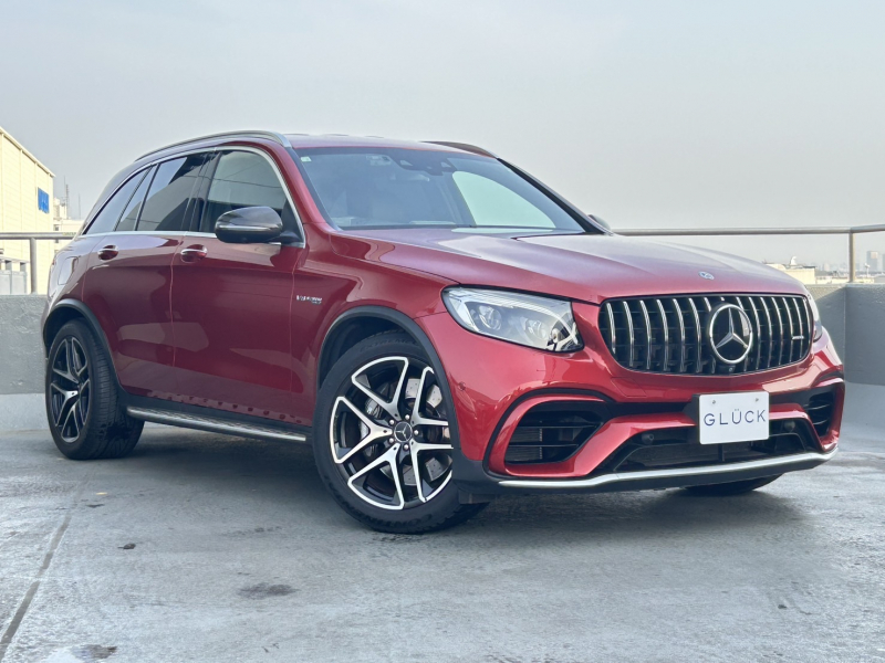 AMG GLC 63　4マチック　レーダーセーフティパッケージ　AMGパフォーマンスステアリング　AMGダイナミックエンジンマウント　AMGパフォーマンスエグゾーストシステム　360度カメラ　AMG20ホイール