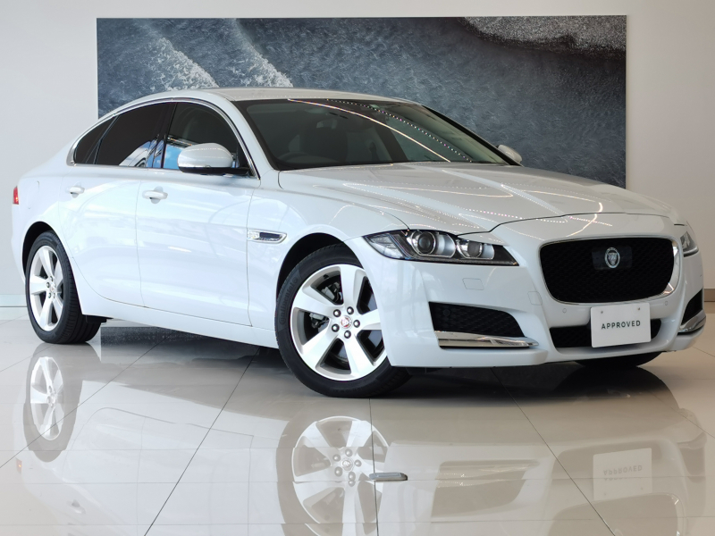 ジャガー XF プレステージ2.0L D180 フロントシートヒーター＆ベンチレーション リアシートヒーター アダプティブクルーズコントロール　インタラクティブドライバーディスプレイ  18インチAW 5SpokeSilver アダプティブダイナミクス ステアリングヒーター インテリアムードライティング