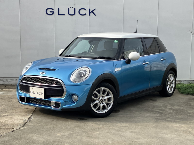 MINI(ミニ) ミニ クーパーS　禁煙車 バックカメラ　本革ステアリング　LEDオートライト　ETC　スマートキー　BluetoothLEDオートライト　ETC　スマートキー　Bluetooth