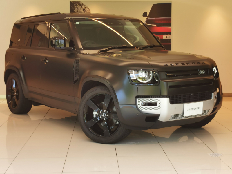 ランドローバー ディフェンダー 110 SE P300 AWD 1オーナー 黒革シート フロントシートヒーター MERIDIANサウンド ブラックエクステリアパック 電子制御エアサスペンション ヘッドアップディスプレイ 22インチアルミホイール インタラクティブドライバーディスプレイ